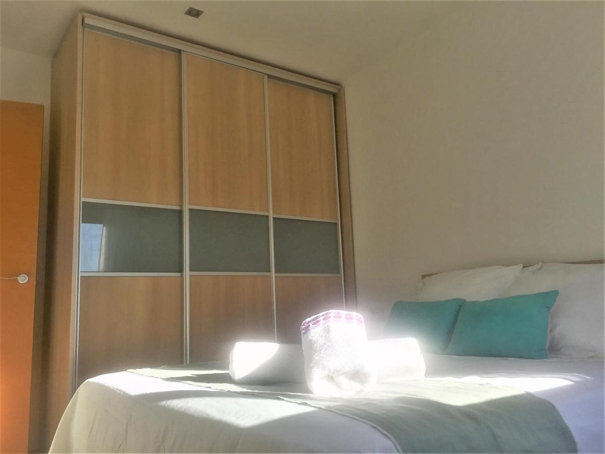 Renovated Apartment Steps Away From The Beach กูลเญรา ภายนอก รูปภาพ