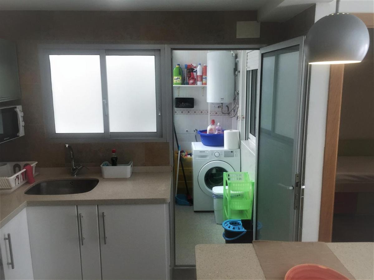 Renovated Apartment Steps Away From The Beach กูลเญรา ภายนอก รูปภาพ