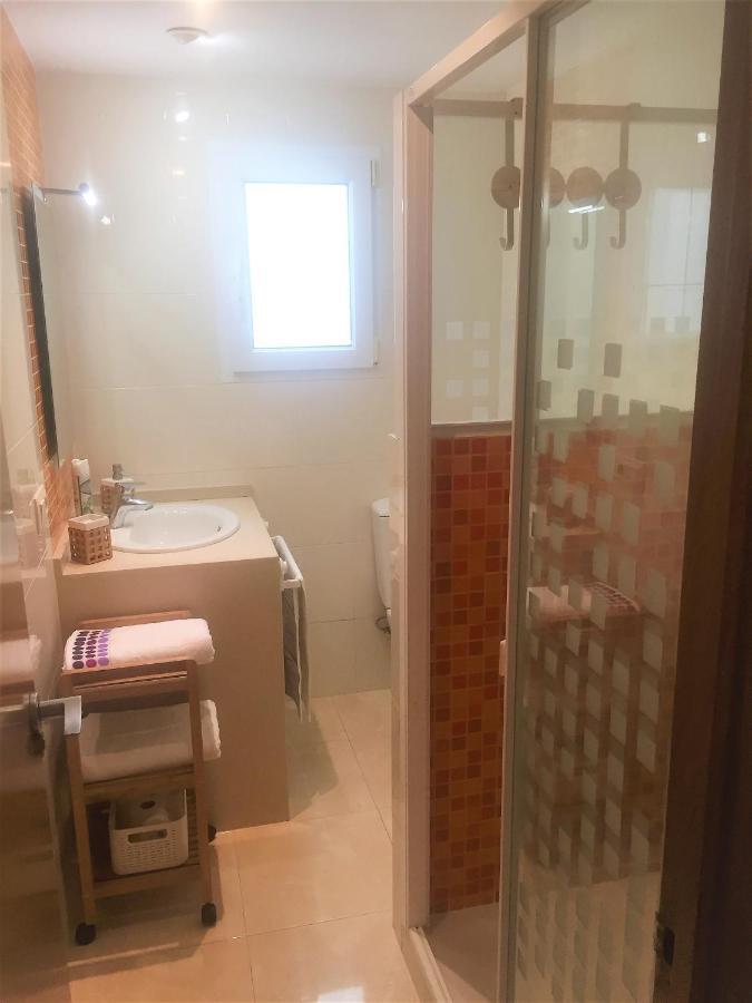Renovated Apartment Steps Away From The Beach กูลเญรา ภายนอก รูปภาพ