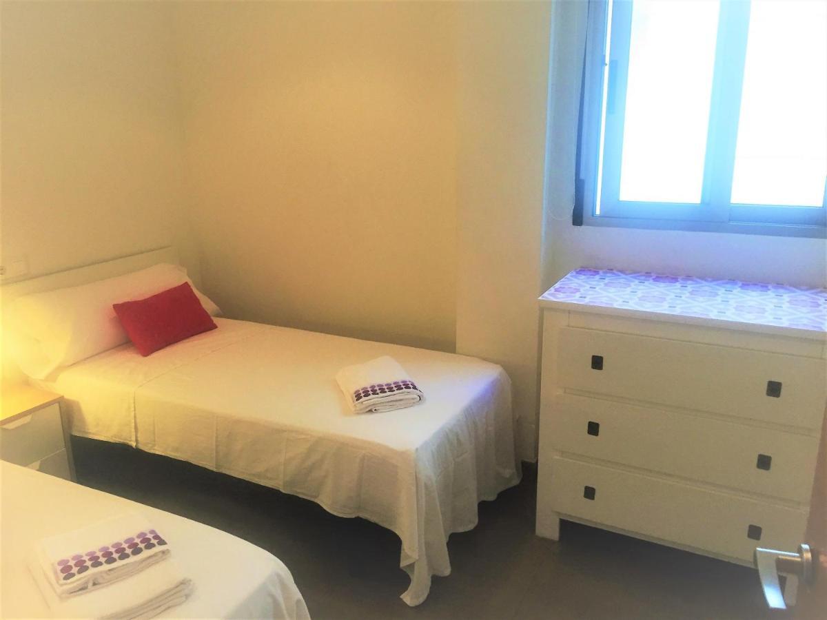 Renovated Apartment Steps Away From The Beach กูลเญรา ภายนอก รูปภาพ