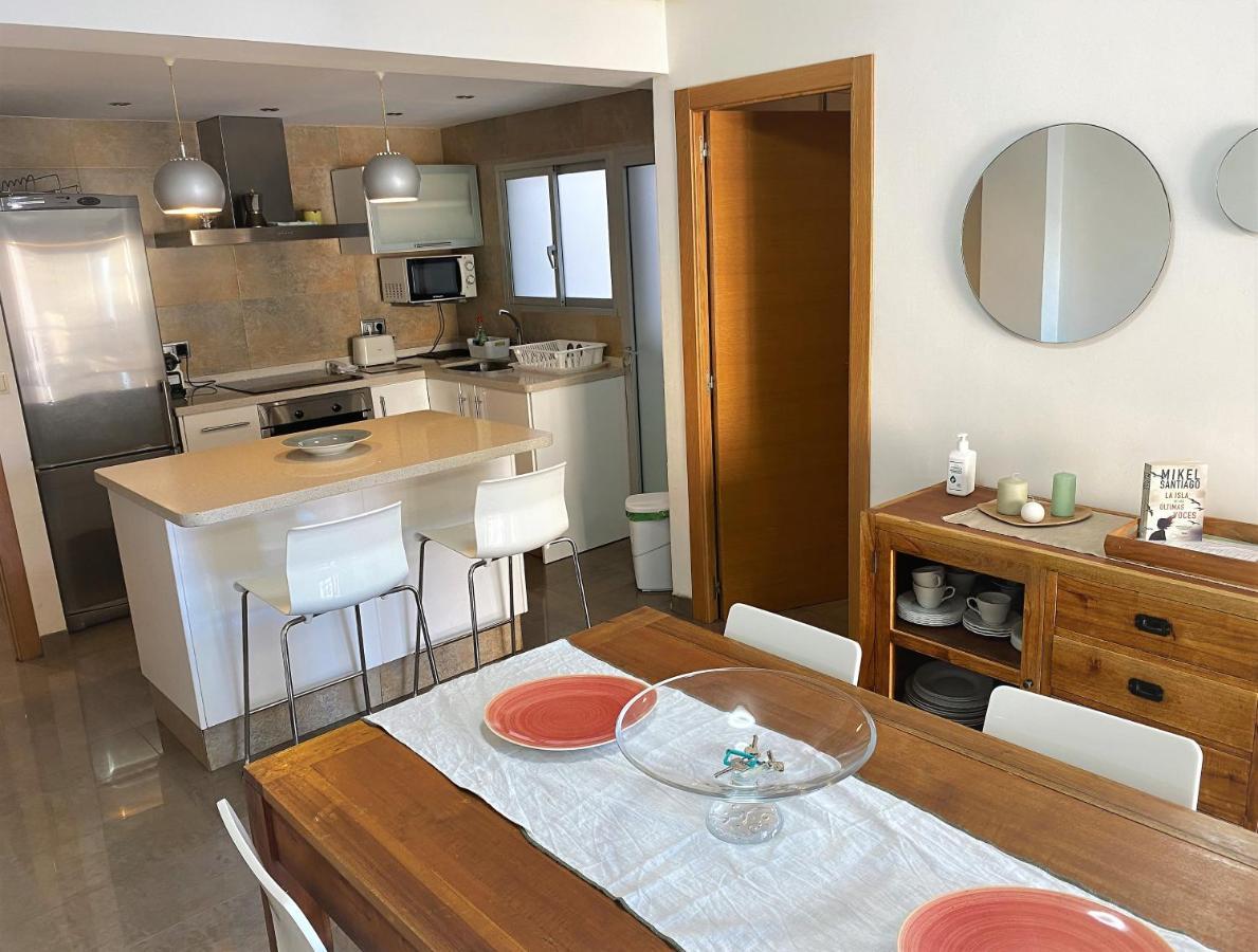 Renovated Apartment Steps Away From The Beach กูลเญรา ภายนอก รูปภาพ