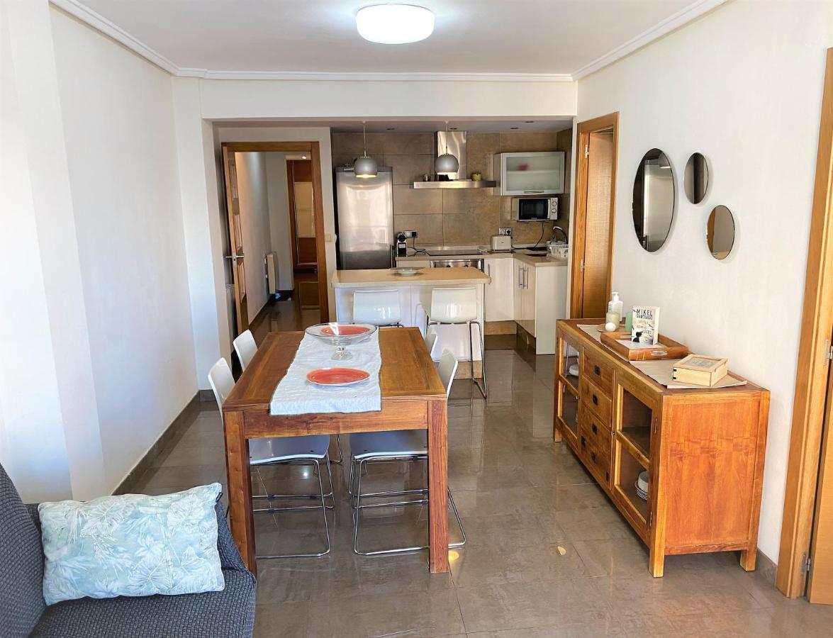 Renovated Apartment Steps Away From The Beach กูลเญรา ภายนอก รูปภาพ